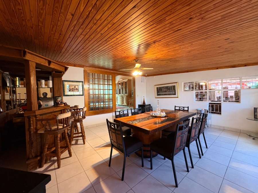 4 Bedroom Property for Sale in Flamwood North West